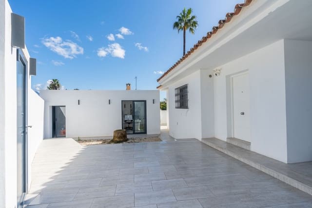 5 Zimmer Villa zu verkaufen in El Paraiso, Estepona mit Pool Garage - 1.600.000 € (Ref: 10073043)