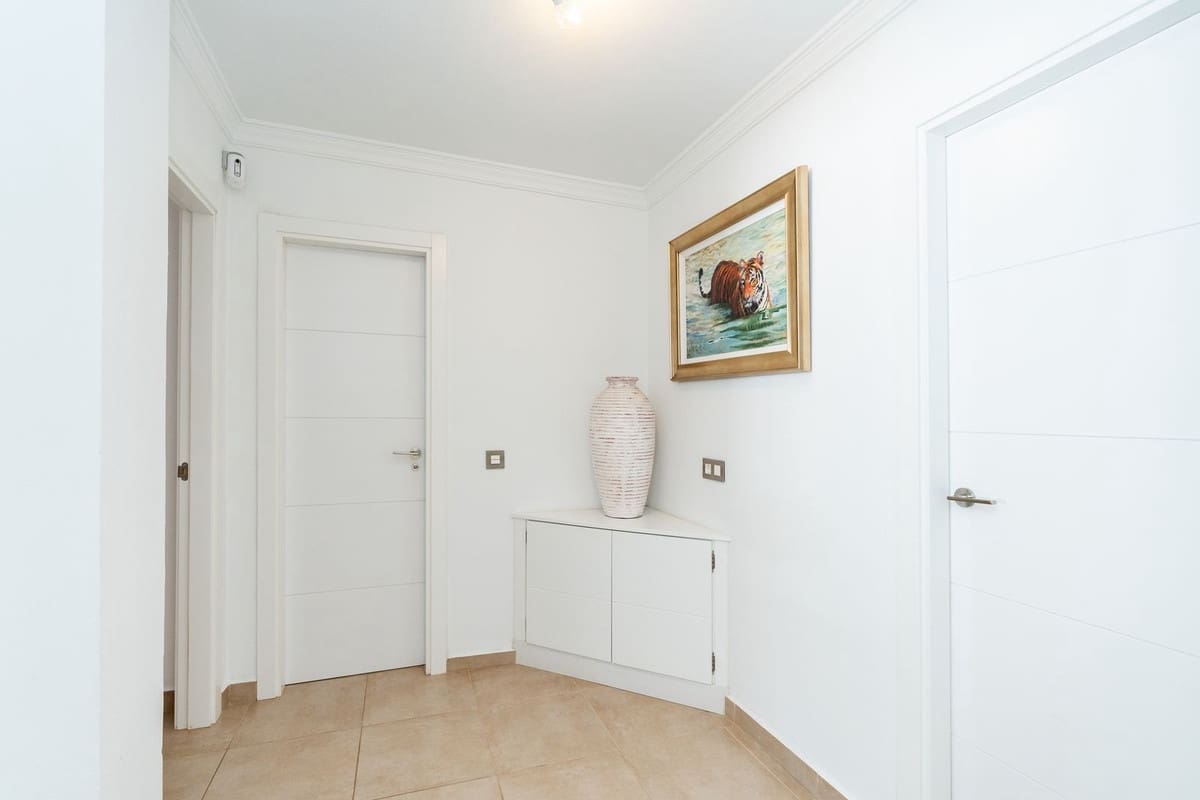 5 Zimmer Villa zu verkaufen in El Paraiso mit Pool Garage - 1.600.000 € (Ref: 10073043)