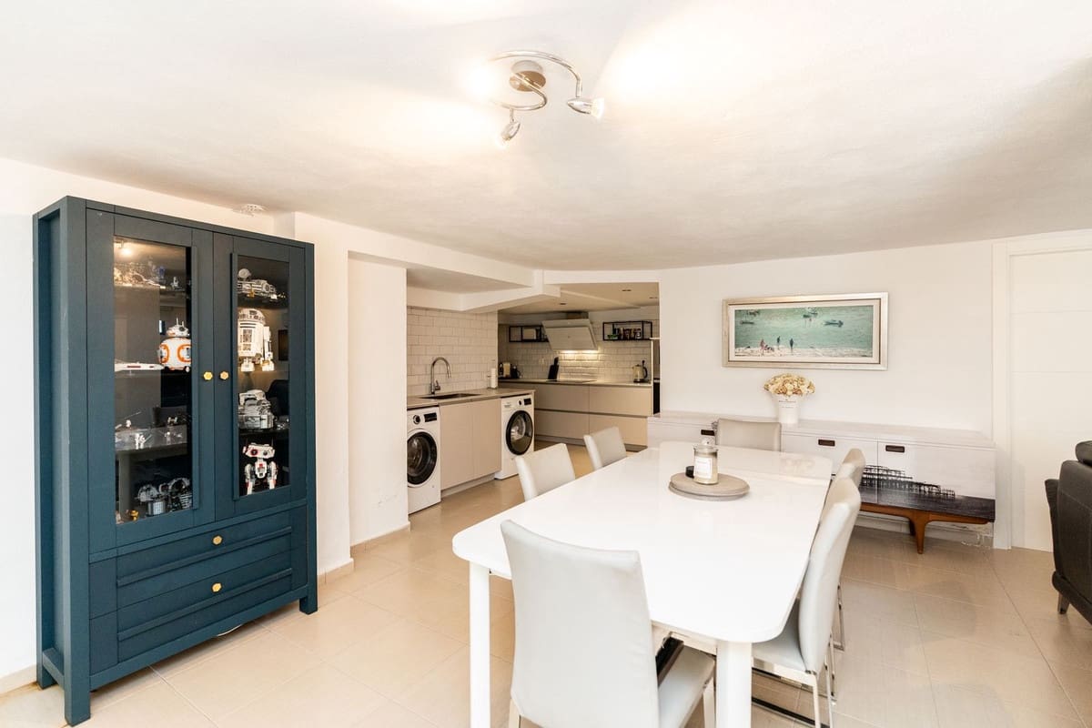 5 Zimmer Villa zu verkaufen in El Paraiso mit Pool Garage - 1.600.000 € (Ref: 10073043)