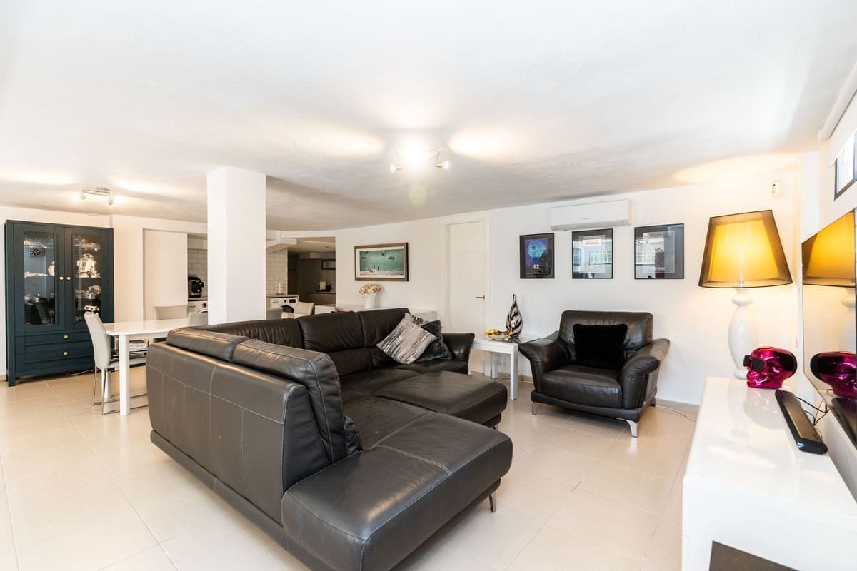 5 Zimmer Villa zu verkaufen in El Paraiso mit Pool Garage - 1.600.000 € (Ref: 10073043)