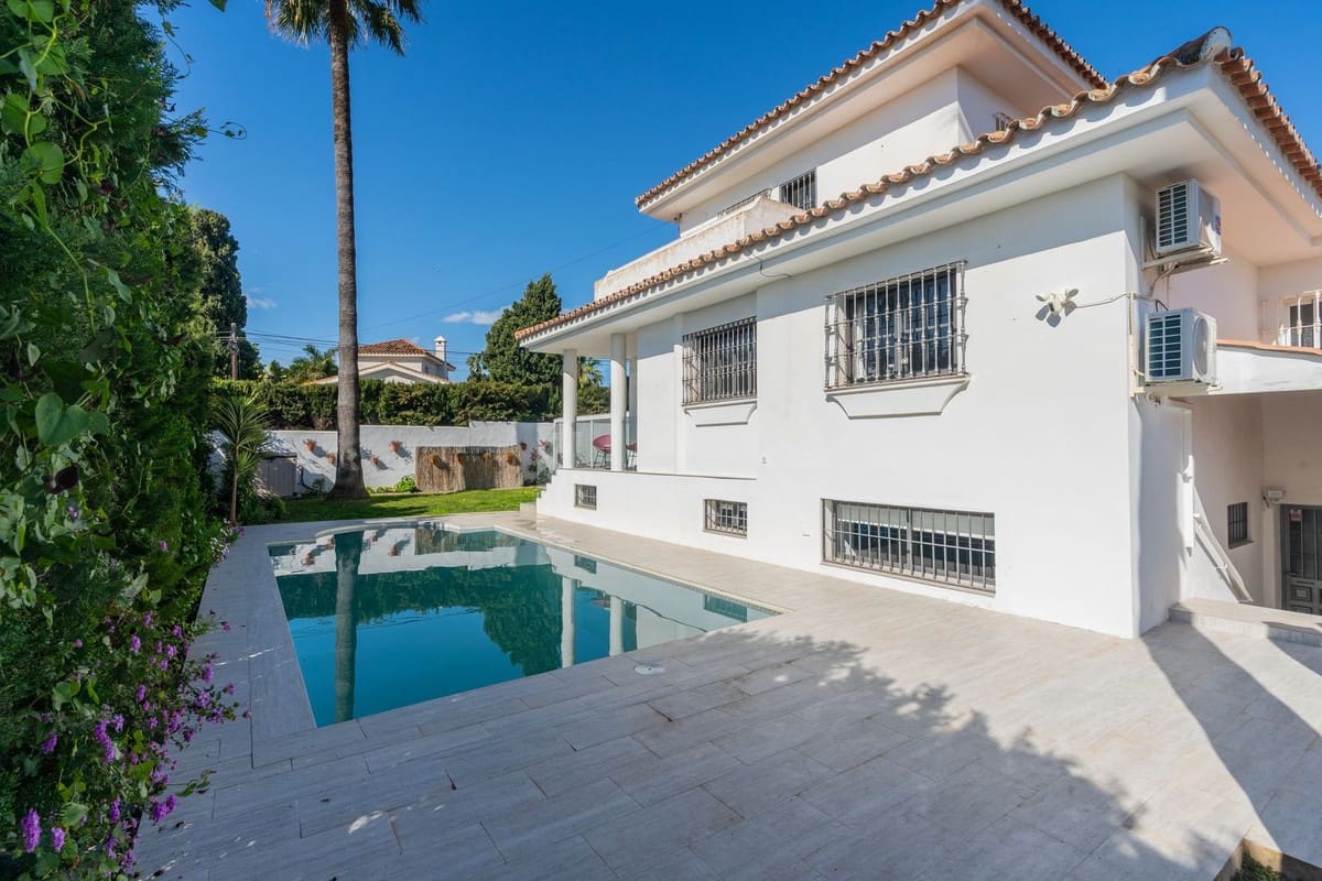 5 Zimmer Villa zu verkaufen in El Paraiso mit Pool Garage - 1.600.000 € (Ref: 10073043)