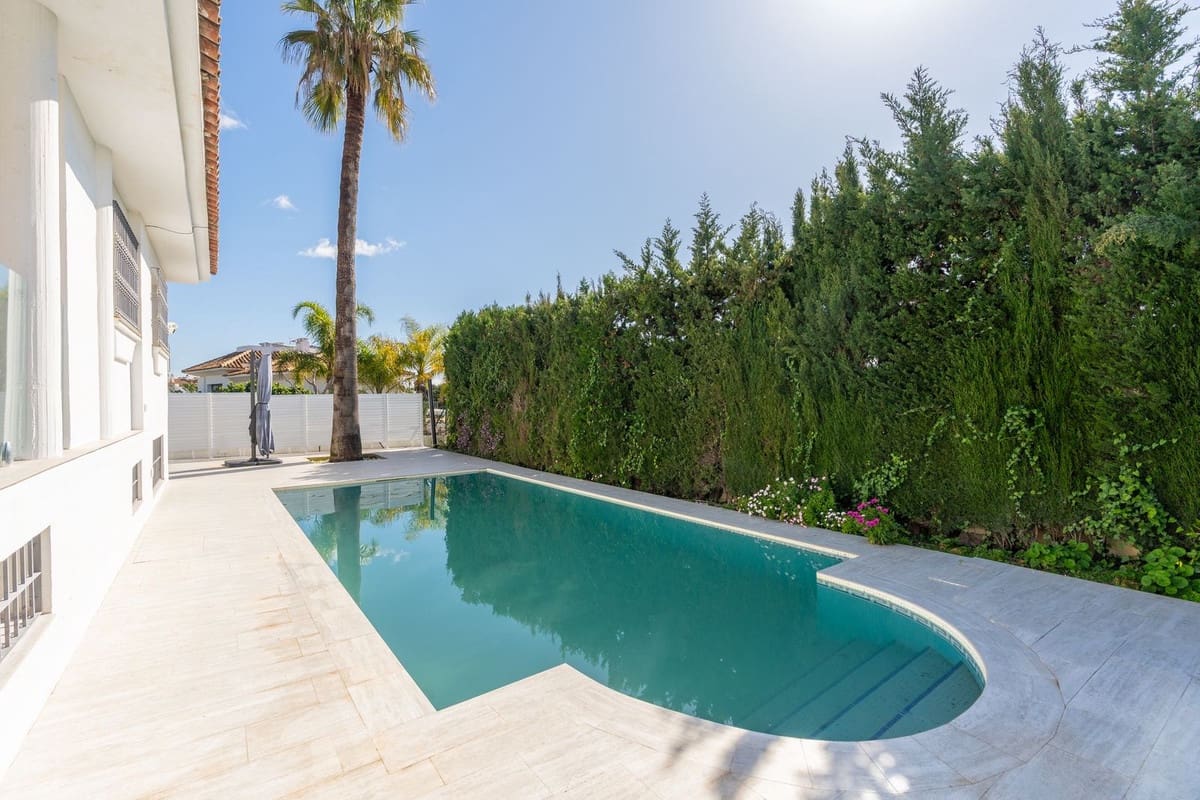 5 Zimmer Villa zu verkaufen in El Paraiso mit Pool Garage - 1.600.000 € (Ref: 10073043)