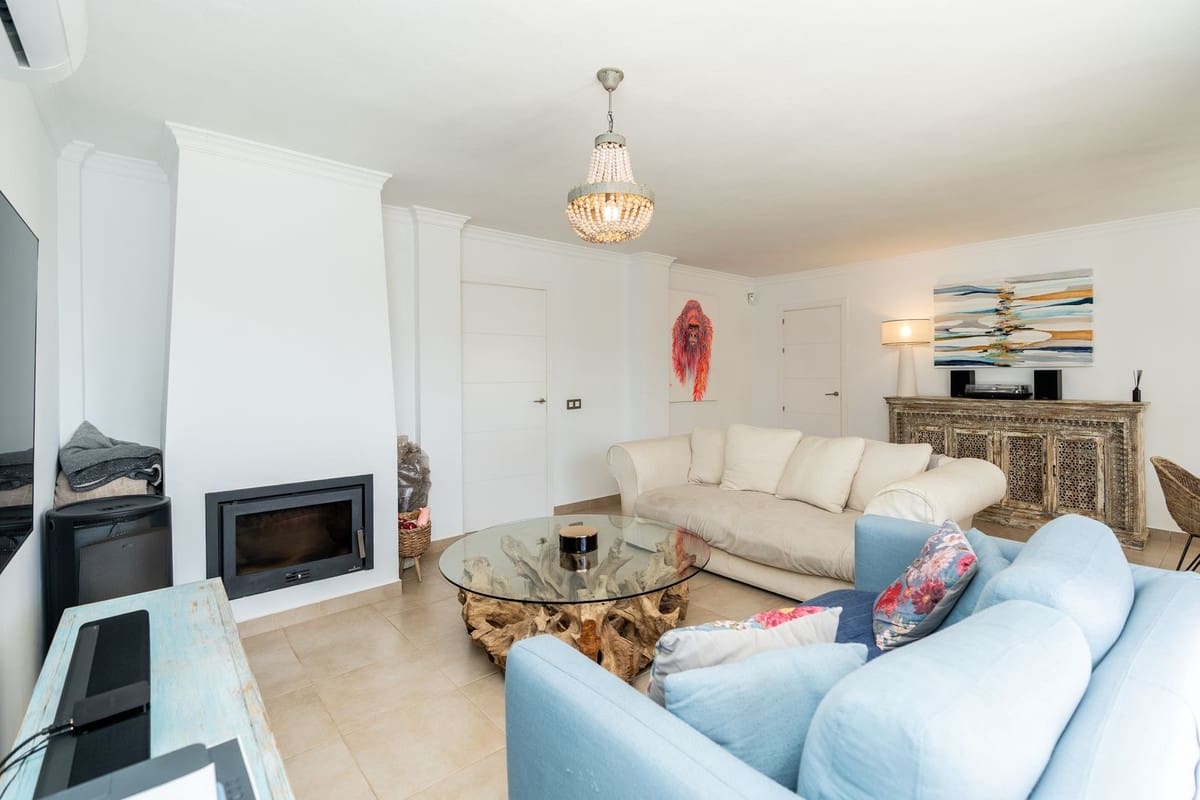 5 Zimmer Villa zu verkaufen in El Paraiso mit Pool Garage - 1.600.000 € (Ref: 10073043)