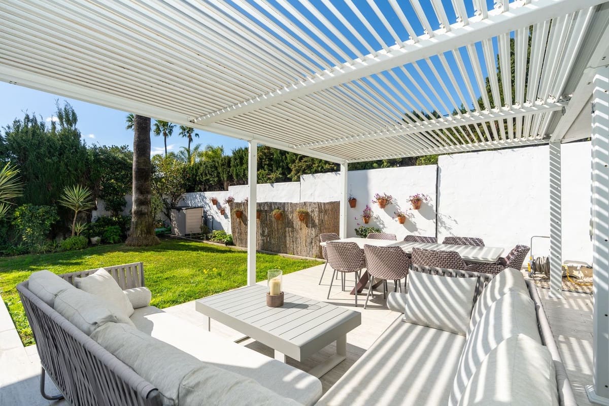5 Zimmer Villa zu verkaufen in El Paraiso mit Pool Garage - 1.600.000 € (Ref: 10073043)