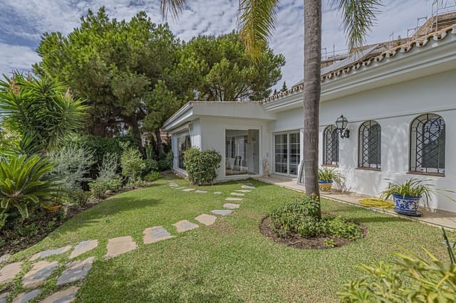 4 Zimmer Villa zu verkaufen in El Paraiso, Estepona mit Pool Garage - 2.480.000 € (Ref: 10073045)