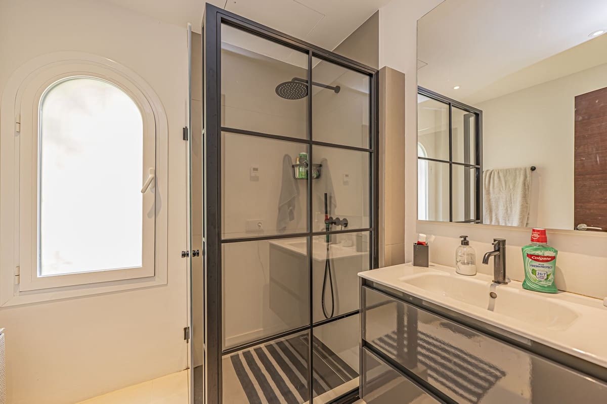 4 Zimmer Villa zu verkaufen in El Paraiso mit Pool Garage - 2.480.000 € (Ref: 10073045)