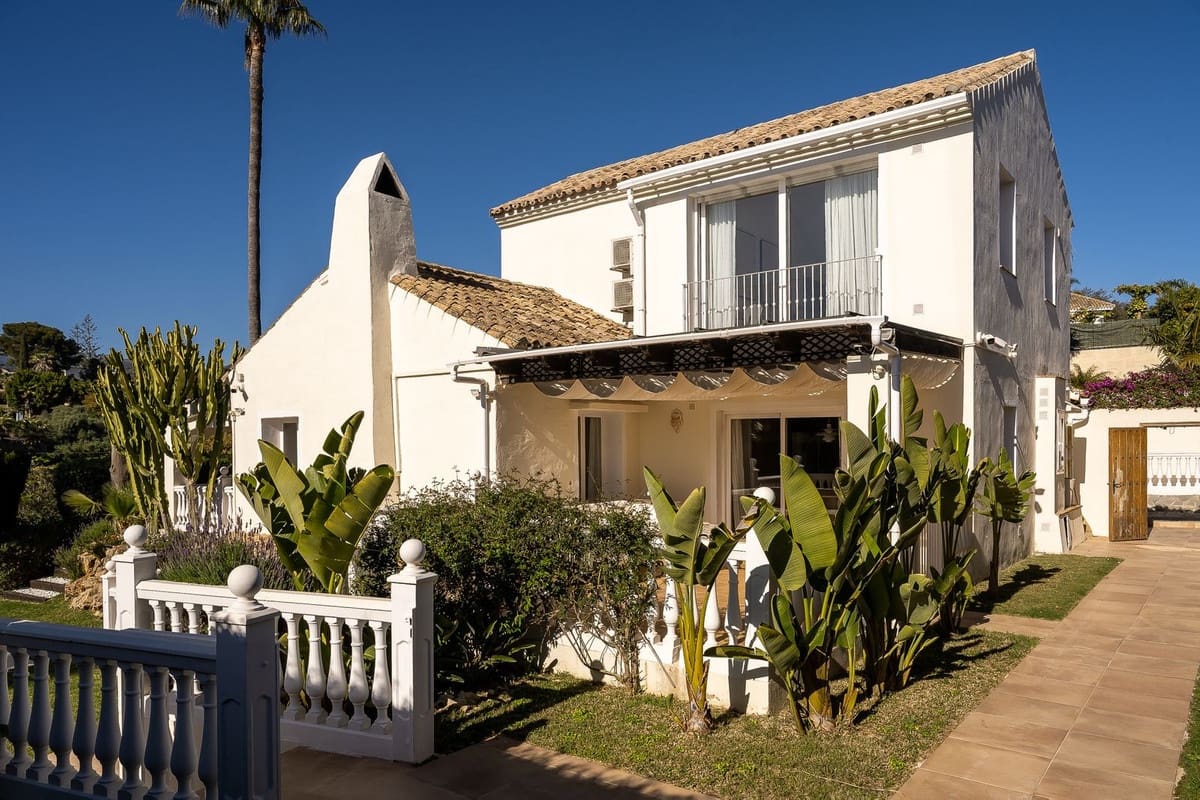 7 quarto Moradia para venda em El Rosario com piscina - 2 200 000 € (Ref: 10073048)