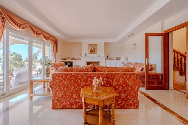 5 quarto Moradia para venda em El Paraiso, Estepona com piscina garagem - 2 150 000 € (Ref: 10073049)