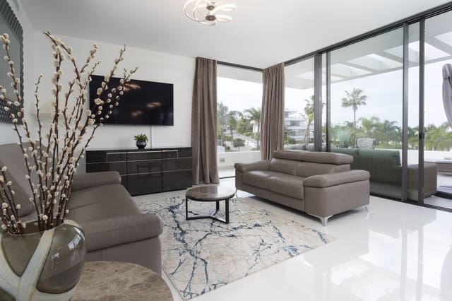 3 quarto Apartamento para venda em Atalaya-Isdabe, Estepona com piscina garagem - 1 195 000 € (Ref: 10073051)