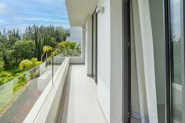 3 quarto Apartamento para venda em Atalaya-Isdabe, Estepona com piscina garagem - 1 195 000 € (Ref: 10073051)