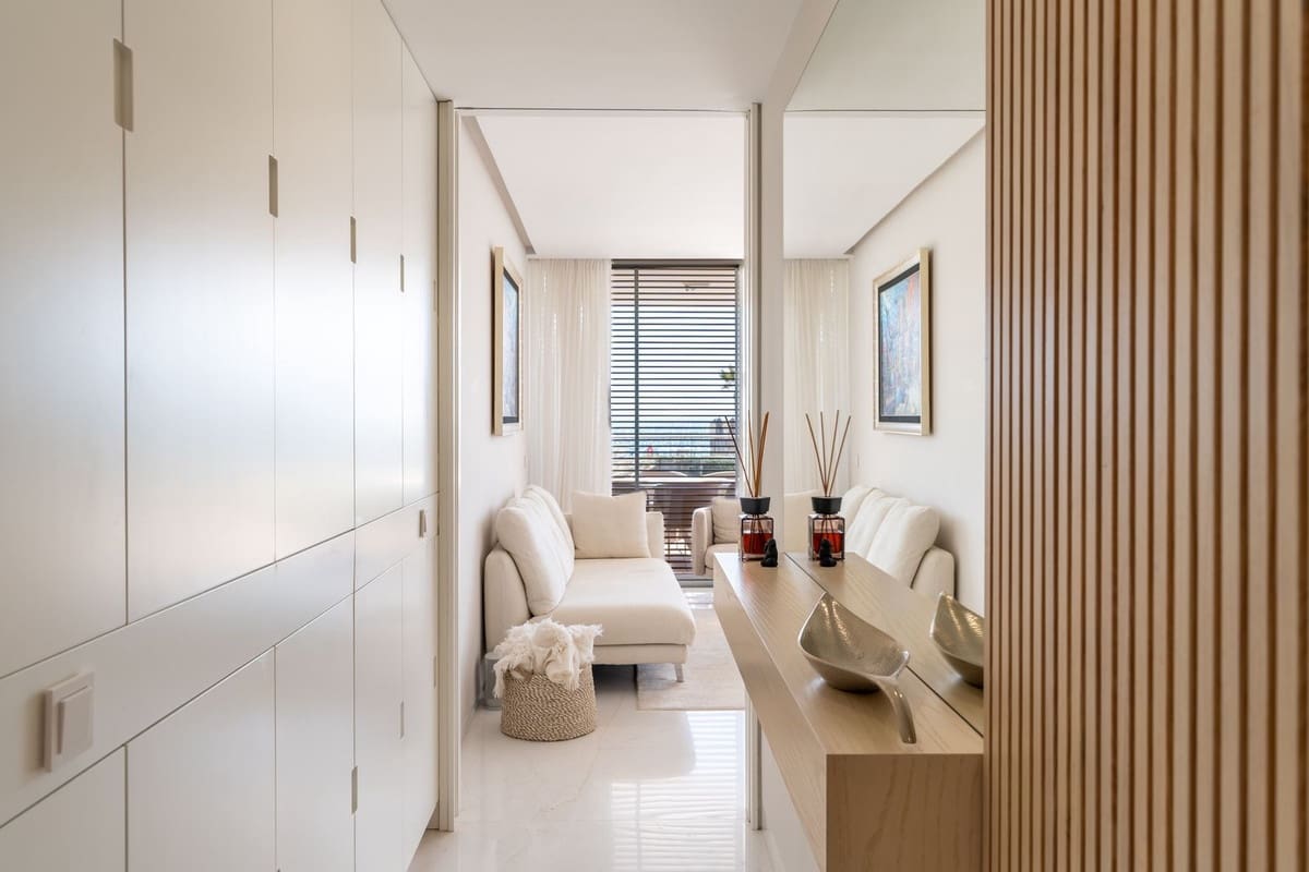 2 sovrum Lägenhet till salu i Estepona med pool garage - 1 095 000 € (Ref: 10073053)