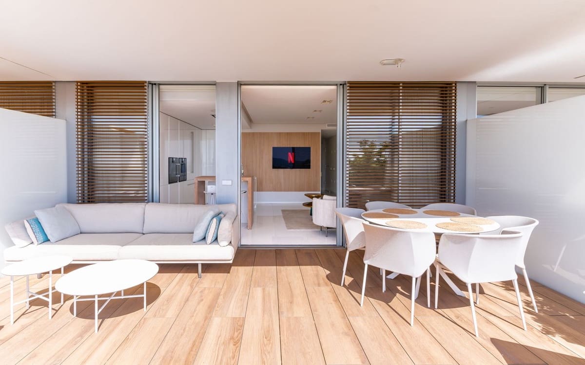 2 sovrum Lägenhet till salu i Estepona med pool garage - 1 095 000 € (Ref: 10073053)