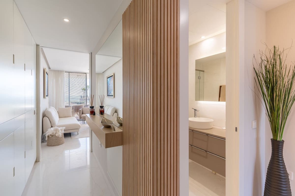 2 sovrum Lägenhet till salu i Estepona med pool garage - 1 095 000 € (Ref: 10073053)