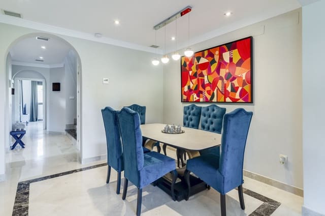 4 sypialnia Dom na sprzedaż w Estepona - 950 000 € (Ref: 10073055)