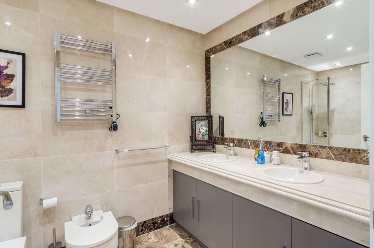 4 sypialnia Dom na sprzedaż w Estepona - 950 000 € (Ref: 10073055)