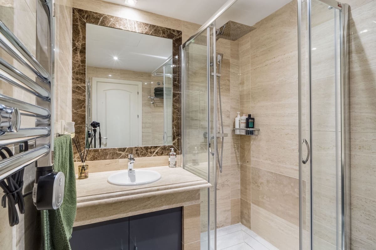 4 sypialnia Dom na sprzedaż w Estepona - 950 000 € (Ref: 10073055)
