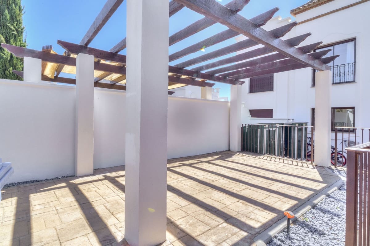 4 sypialnia Dom na sprzedaż w Estepona - 950 000 € (Ref: 10073055)