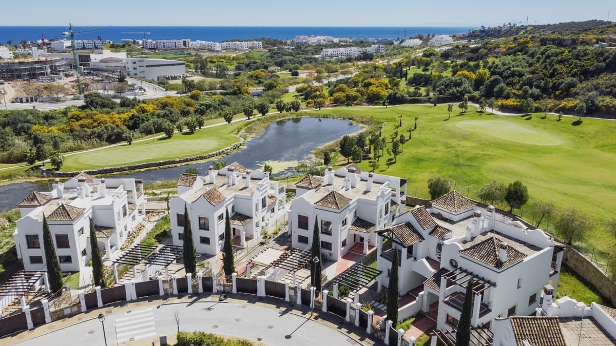 4 sypialnia Dom na sprzedaż w Estepona - 950 000 € (Ref: 10073055)
