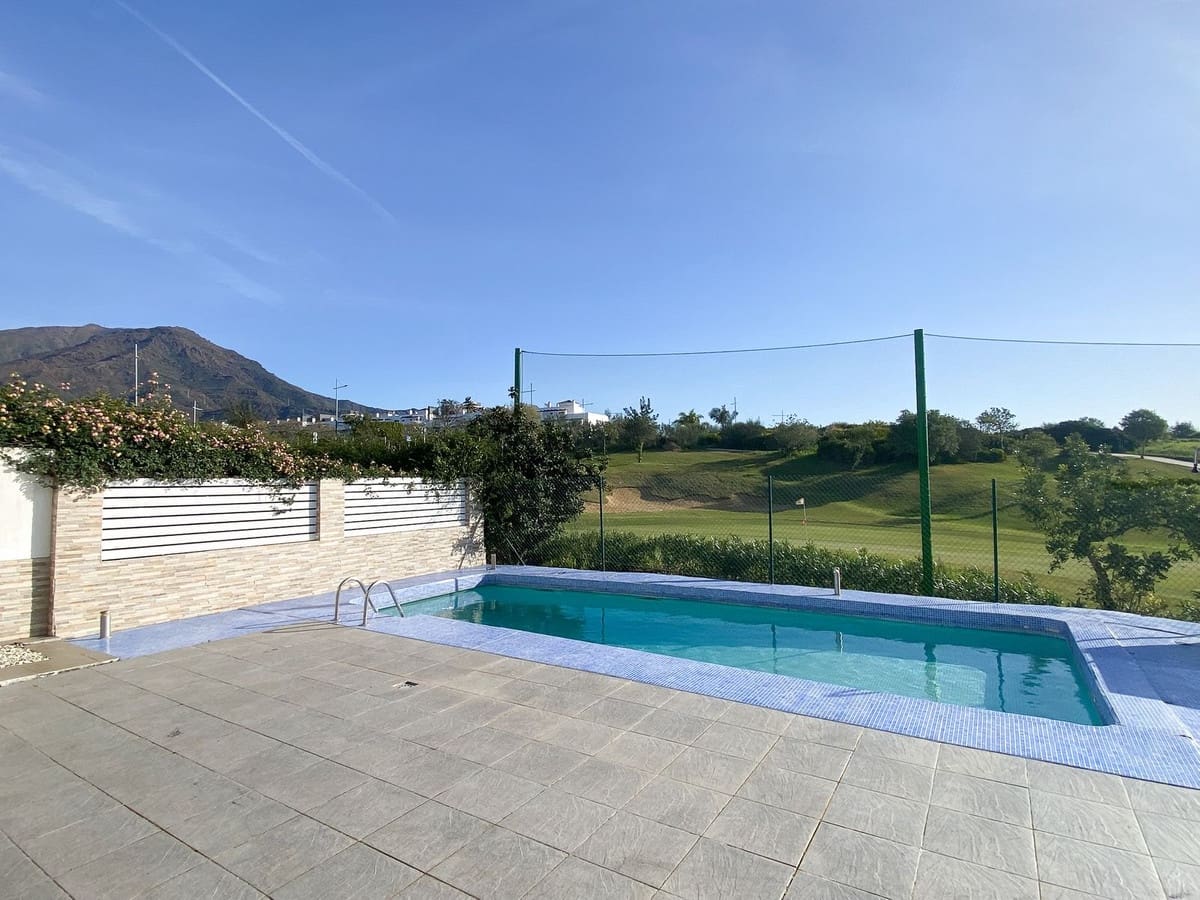 5 sypialnia Dom na sprzedaż w Estepona z basenem - 950 000 € (Ref: 10073056)