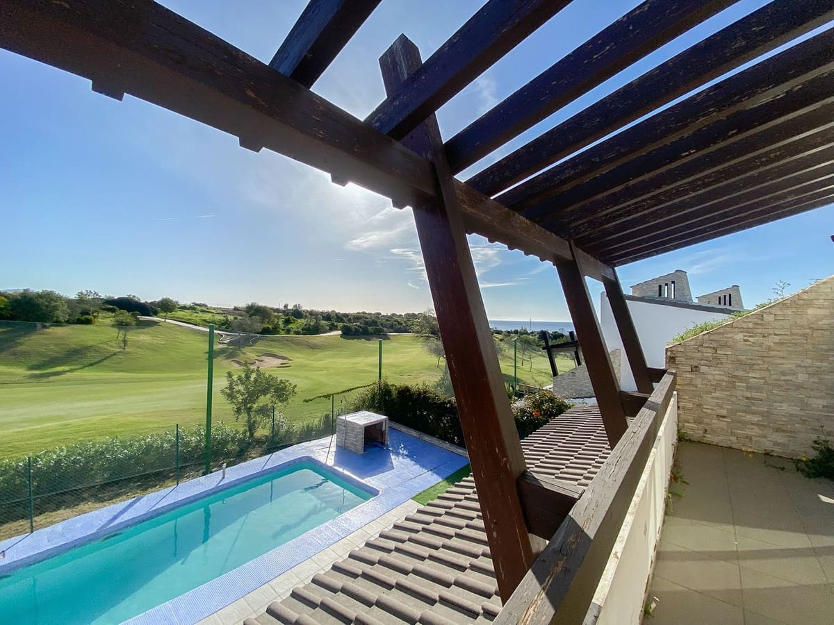5 sypialnia Dom na sprzedaż w Estepona z basenem - 950 000 € (Ref: 10073056)