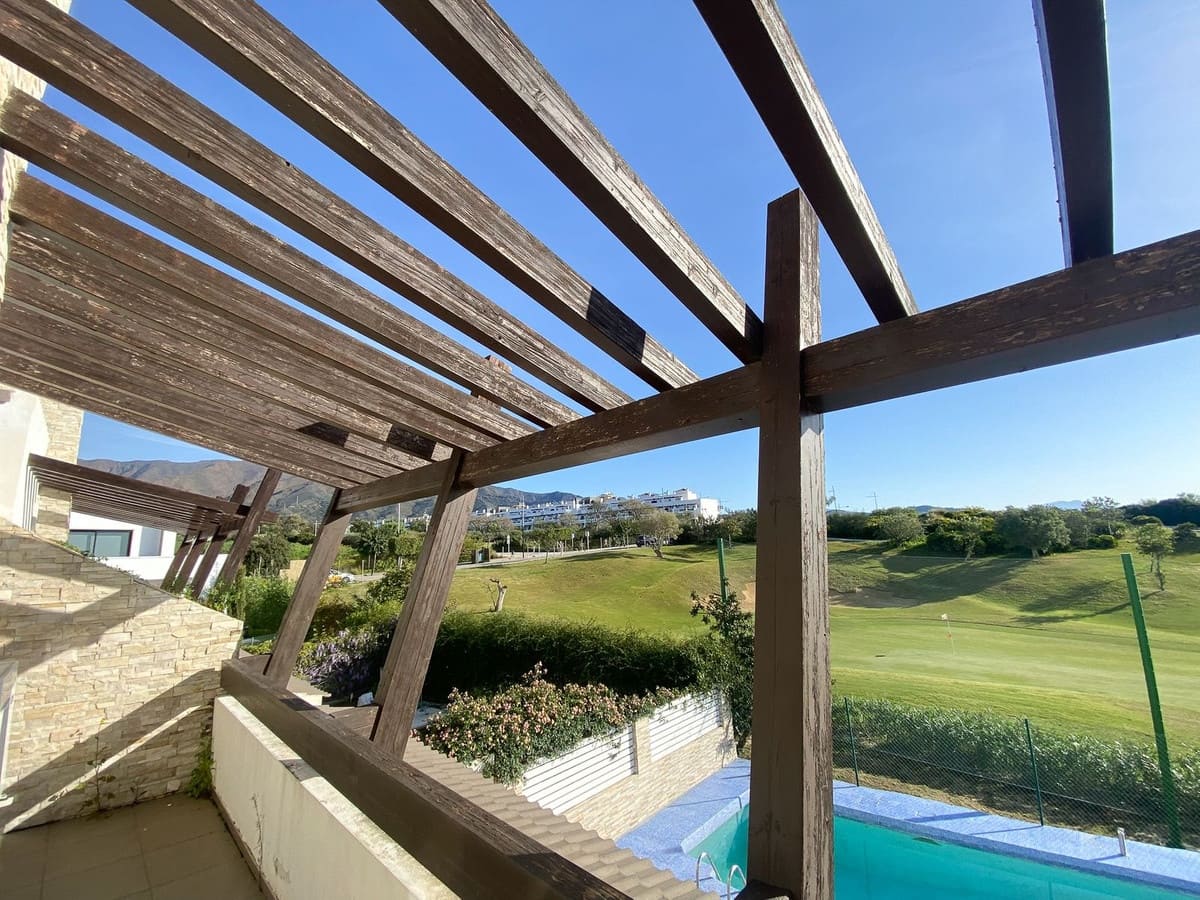 5 sypialnia Dom na sprzedaż w Estepona z basenem - 950 000 € (Ref: 10073056)