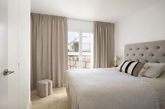 3 sovrum Lägenhet till salu i El Paraiso, Estepona - 750 000 € (Ref: 10073243)