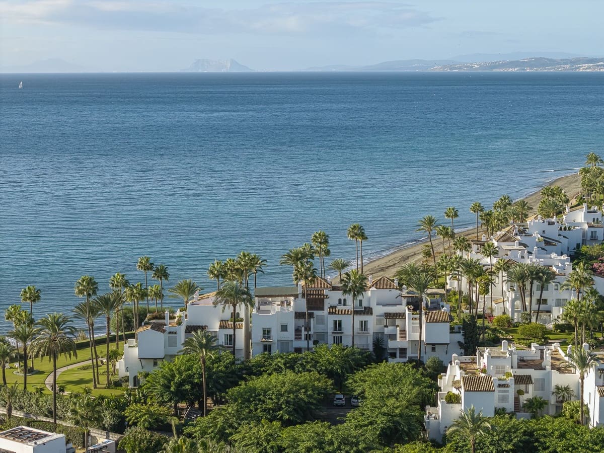 3 sypialnia Apartament na sprzedaż w Estepona z basenem - 2 950 000 € (Ref: 10074654)