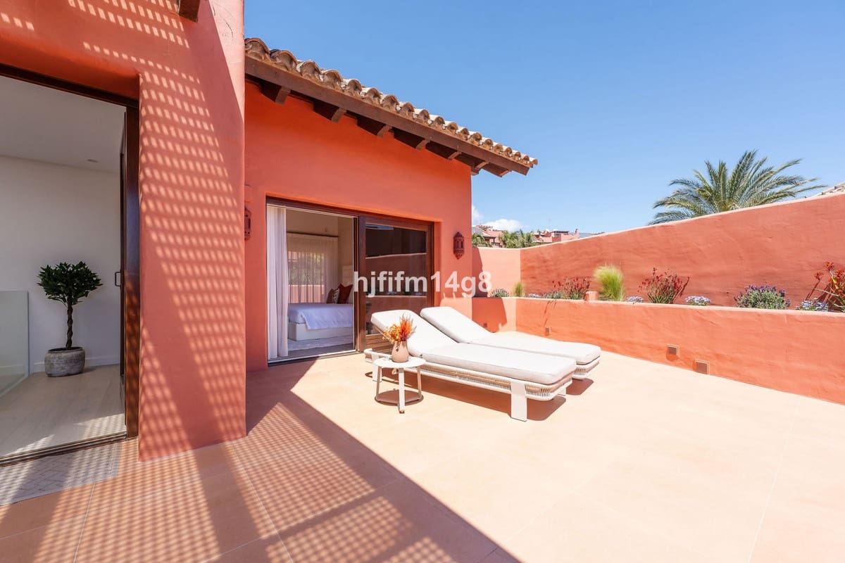 3 Zimmer Apartment zu verkaufen in Guadalmansa mit Pool Garage - 3.350.000 € (Ref: 10074655)