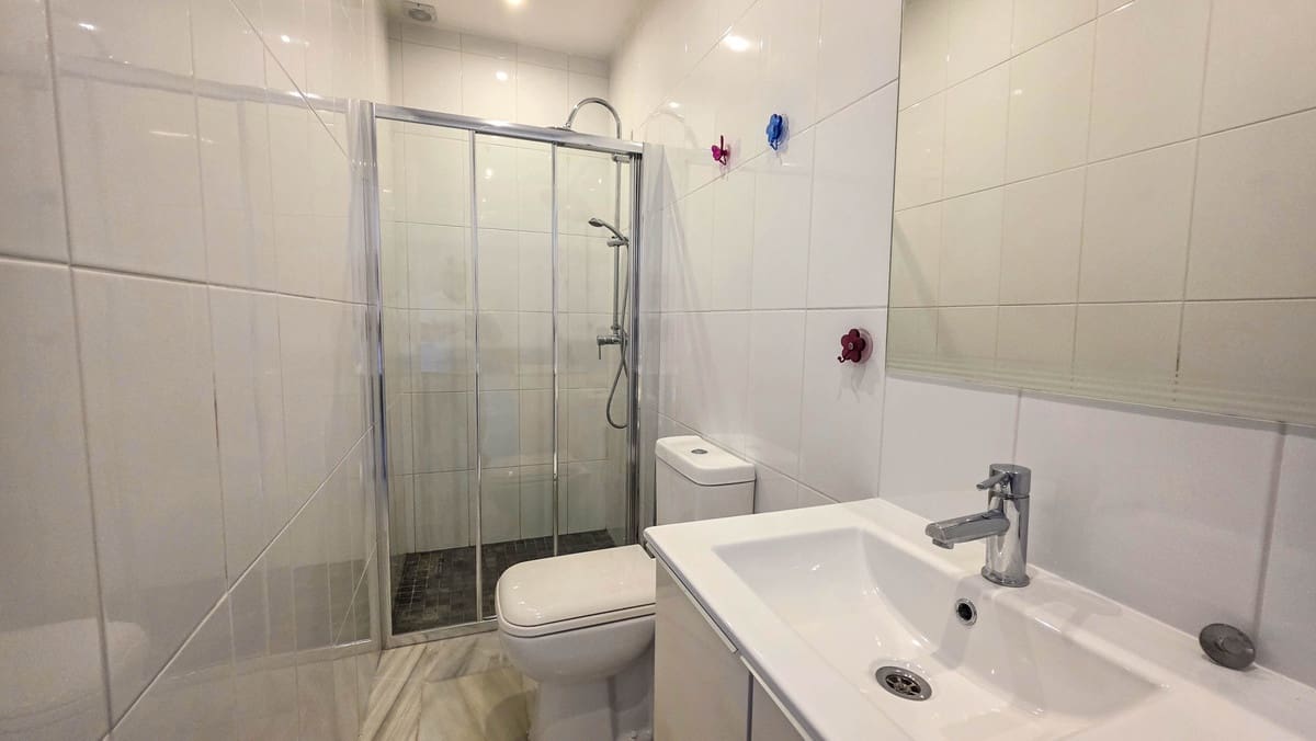 5 soveværelse Byhus til salg i La Duquesa / Puerto de la Duquesa med swimmingpool garage - € 749.000 (Ref: 10078790)