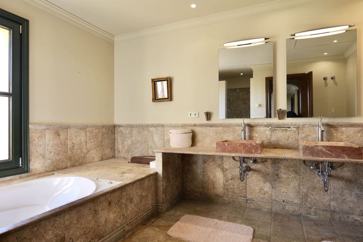 6 soverom Villa til salgs i La Zagaleta med svømmebasseng garasje - € 7 000 000 (Ref: 10079015)