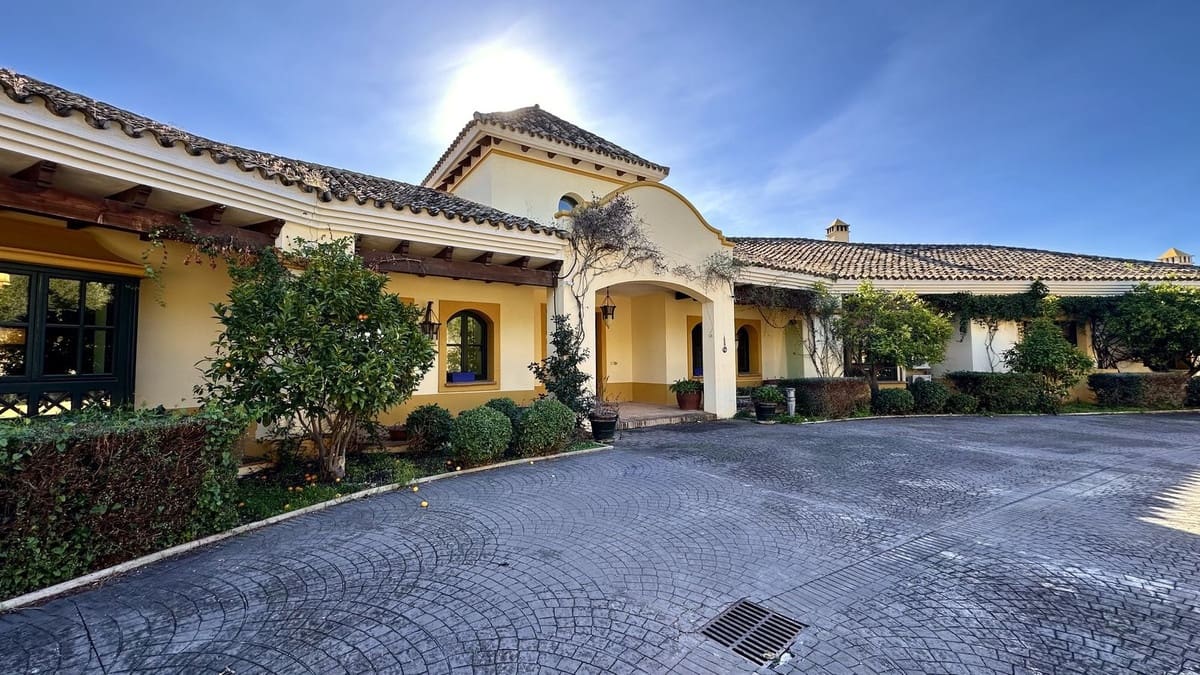 6 soverom Villa til salgs i La Zagaleta med svømmebasseng garasje - € 7 000 000 (Ref: 10079015)