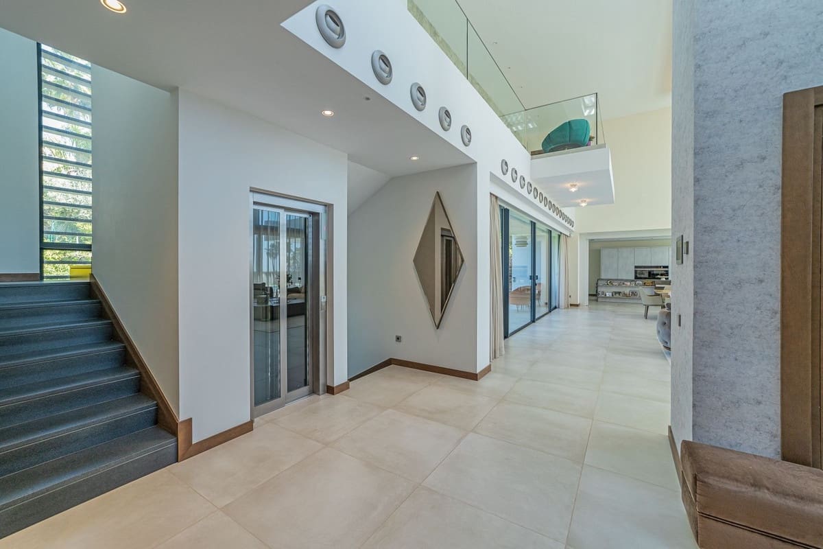 5 bedroom Villa for sale in Los Arqueros with pool garage - € 5,800,000 (Ref: 10079016)