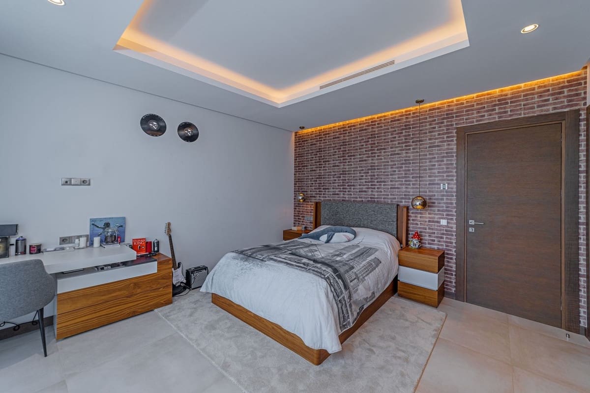 5 bedroom Villa for sale in Los Arqueros with pool garage - € 5,800,000 (Ref: 10079016)