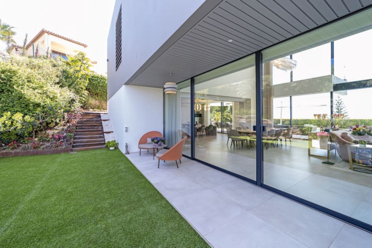 5 bedroom Villa for sale in Los Arqueros with pool garage - € 5,800,000 (Ref: 10079016)