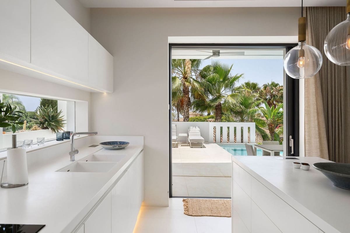 5 soverom Villa til salgs i Marbella med svømmebasseng garasje - € 5 650 000 (Ref: 10079017)