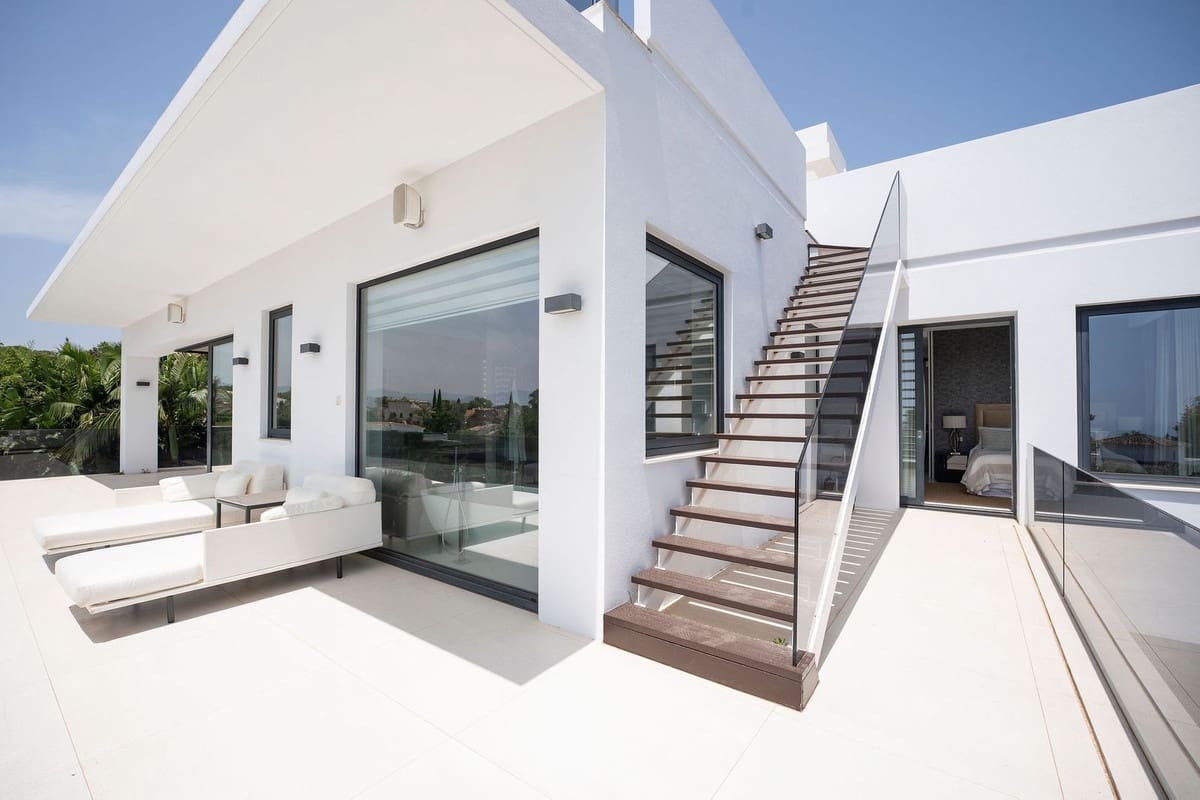 5 soverom Villa til salgs i Marbella med svømmebasseng garasje - € 5 650 000 (Ref: 10079017)