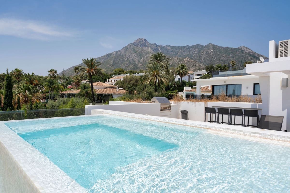 5 soverom Villa til salgs i Marbella med svømmebasseng garasje - € 5 650 000 (Ref: 10079017)