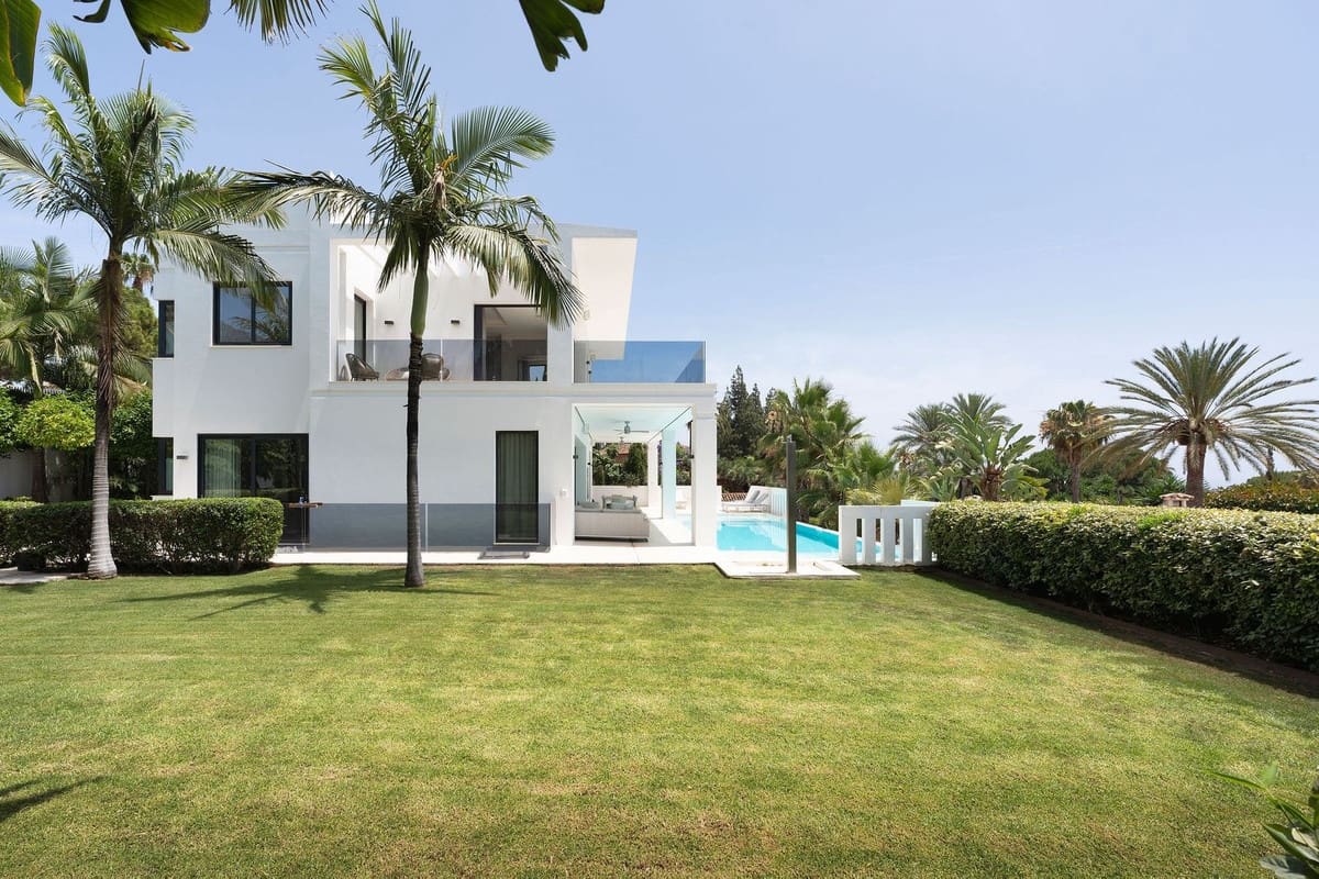 5 soverom Villa til salgs i Marbella med svømmebasseng garasje - € 5 650 000 (Ref: 10079017)