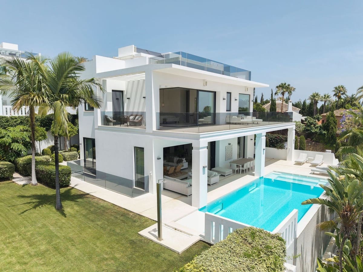 5 soverom Villa til salgs i Marbella med svømmebasseng garasje - € 5 650 000 (Ref: 10079017)