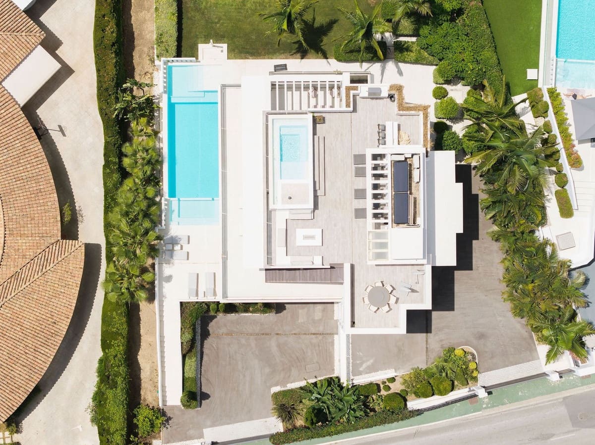 5 soverom Villa til salgs i Marbella med svømmebasseng garasje - € 5 650 000 (Ref: 10079017)