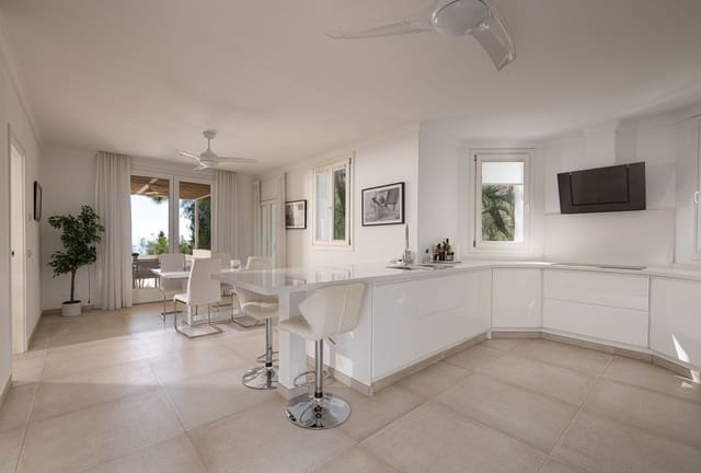Chalet de 9 habitaciones en Hacienda Las Chapas, Marbella en venta con piscina garaje - 4.495.000 € (Ref: 10079020)