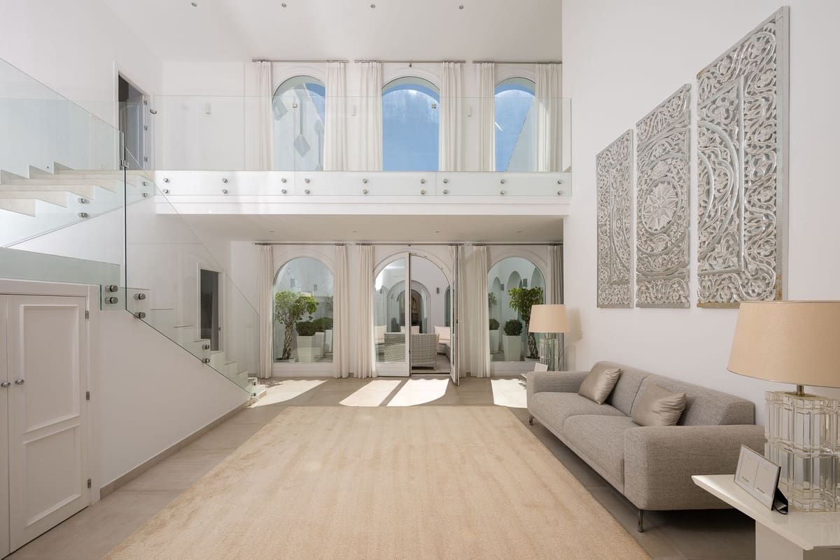 Chalet de 9 habitaciones en Marbella en venta con piscina garaje - 4.495.000 € (Ref: 10079020)