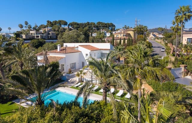 Chalet de 9 habitaciones en Hacienda Las Chapas, Marbella en venta con piscina garaje - 4.495.000 € (Ref: 10079020)