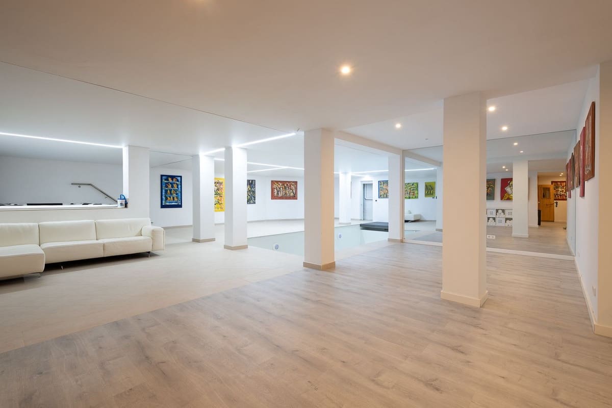 Chalet de 9 habitaciones en Marbella en venta con piscina garaje - 4.495.000 € (Ref: 10079020)