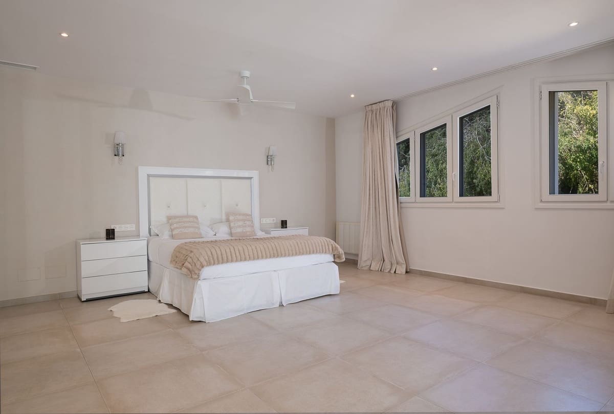 Chalet de 9 habitaciones en Marbella en venta con piscina garaje - 4.495.000 € (Ref: 10079020)