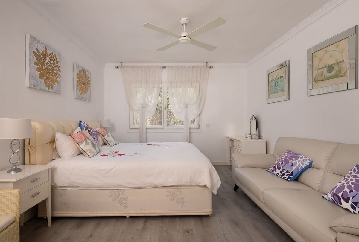 Chalet de 9 habitaciones en Marbella en venta con piscina garaje - 4.495.000 € (Ref: 10079020)