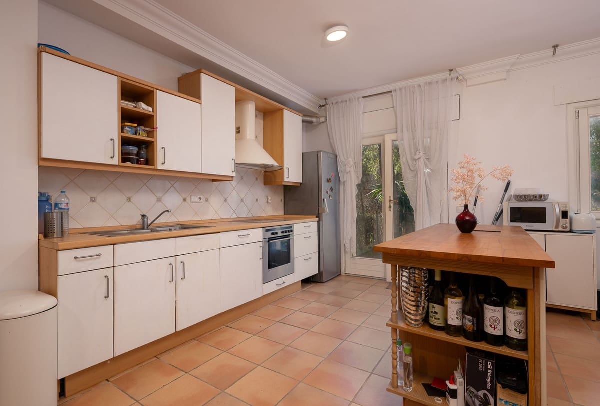 Chalet de 9 habitaciones en Marbella en venta con piscina garaje - 4.495.000 € (Ref: 10079020)