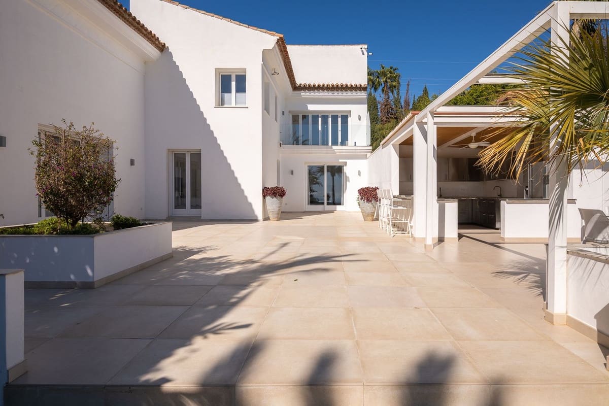 Chalet de 9 habitaciones en Marbella en venta con piscina garaje - 4.495.000 € (Ref: 10079020)