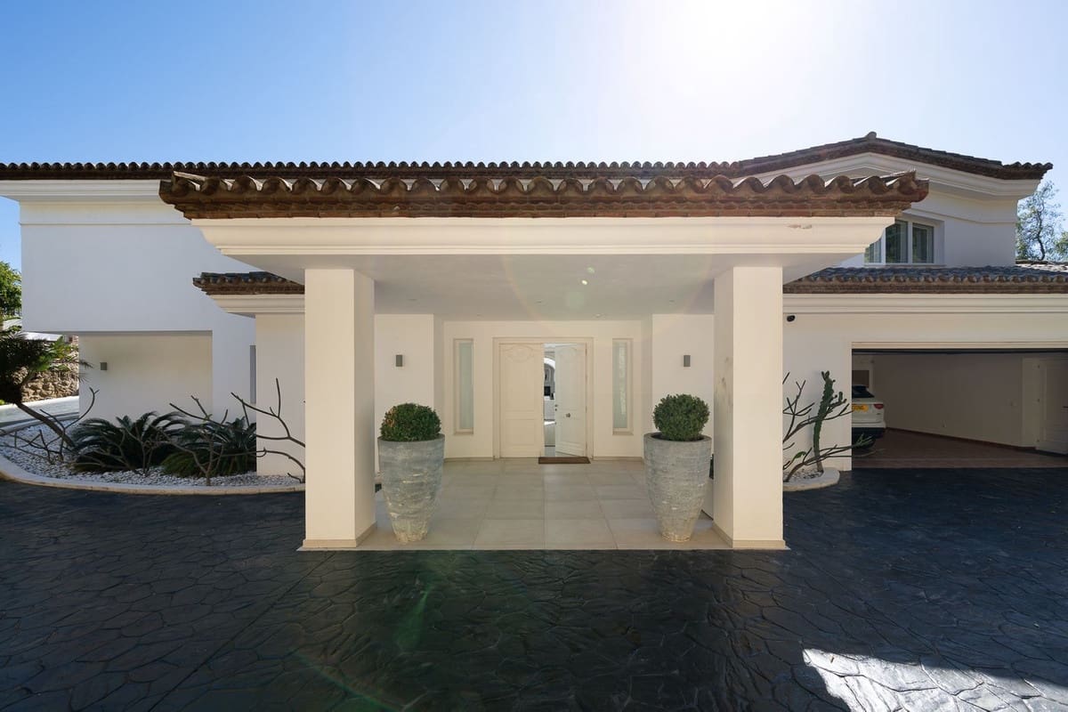Chalet de 9 habitaciones en Marbella en venta con piscina garaje - 4.495.000 € (Ref: 10079020)
