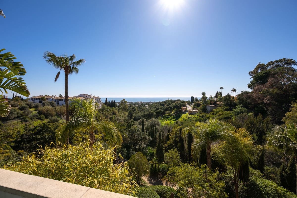 Chalet de 9 habitaciones en Marbella en venta con piscina garaje - 4.495.000 € (Ref: 10079020)
